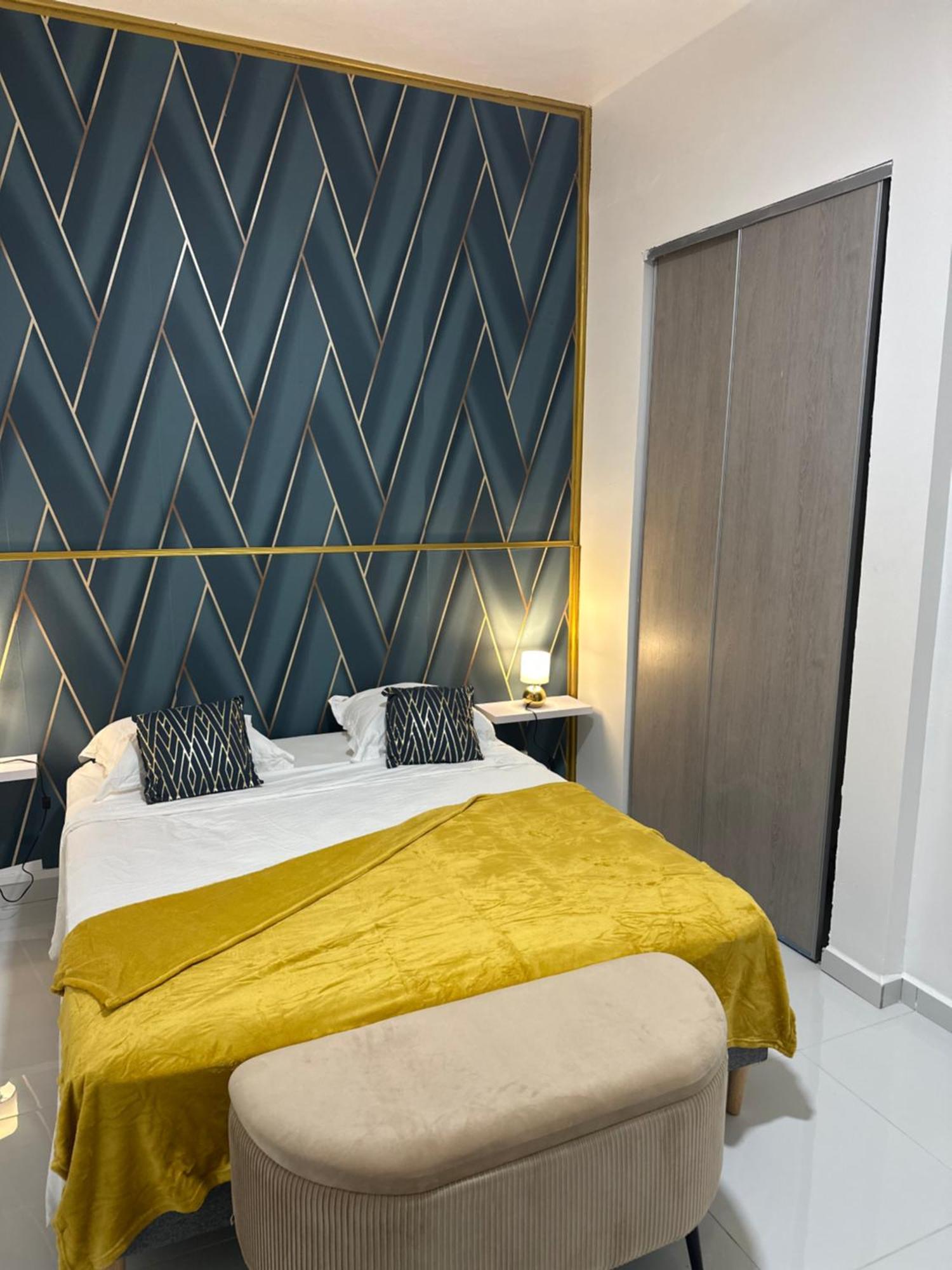Cyrus Hotel -Housse Coeur De Ville Пуэнт-а-Питр Экстерьер фото